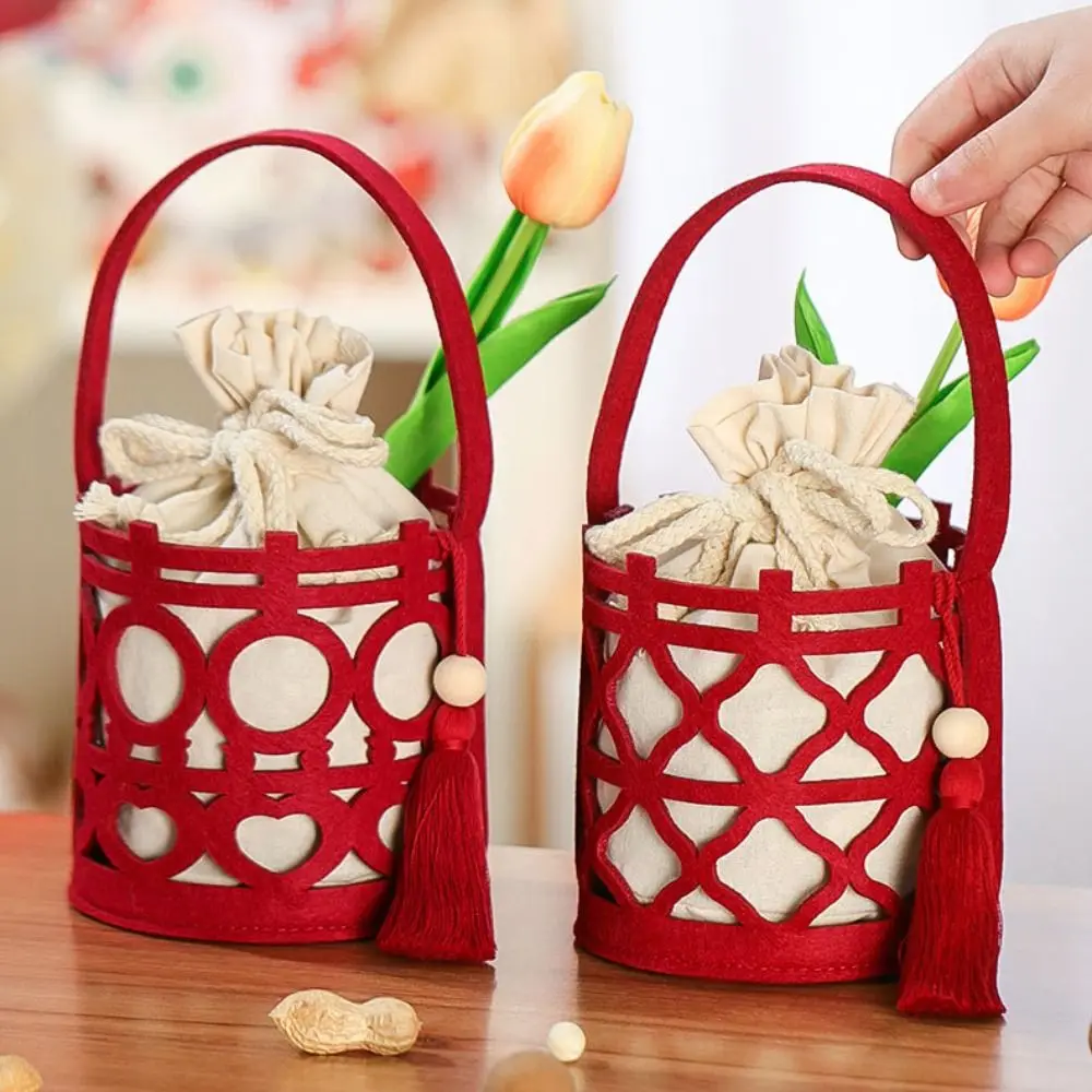 

Hollow Heart Red Flower Bucket Handbag Felt Wrist Bag Bridesmaid Gifts Box With Drawstring Bag Korean Style Wedding Candy Bag