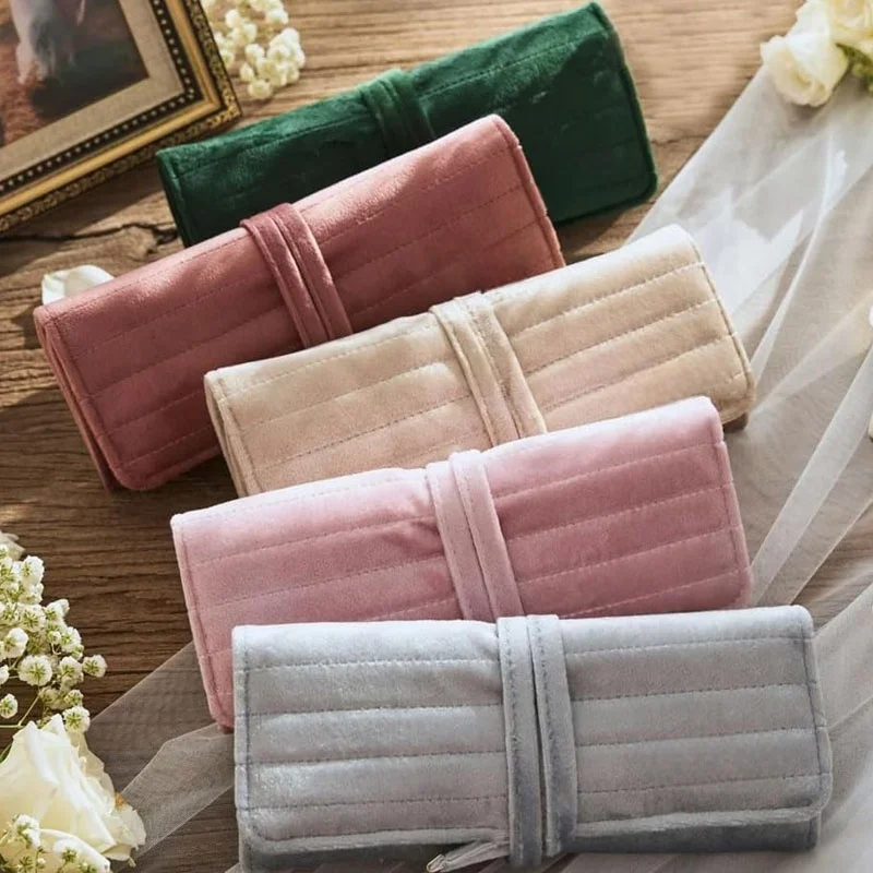

Elegant Velvet Jewelry Organizer Roll Travel Zipper Bag Carrying Case For Multiple Necklace Ring Earrings Storage Desktop Drawer