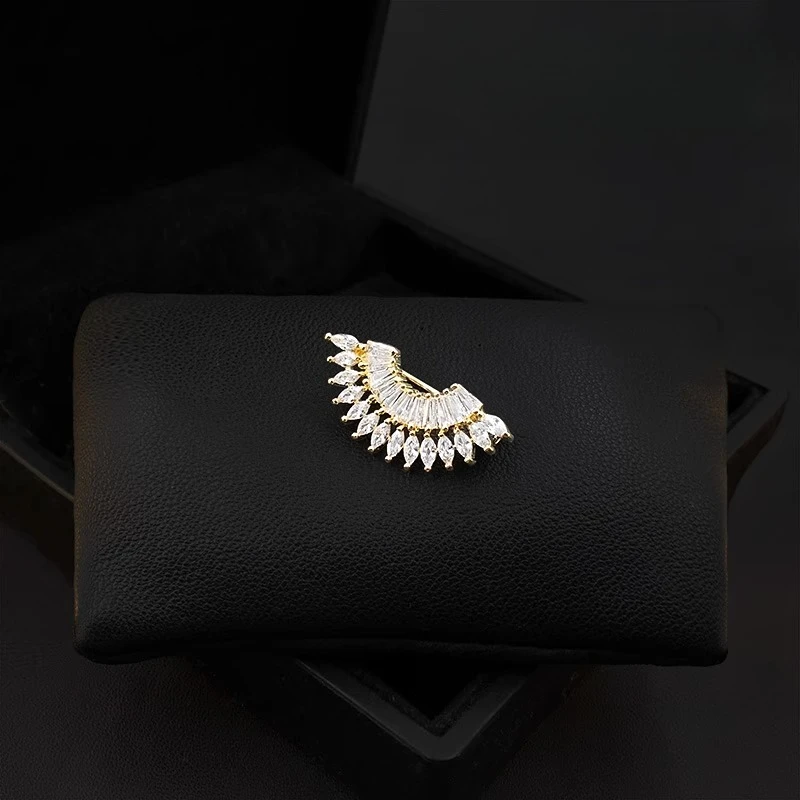 

Double Row Fan Small Sparkling Brooch for Women Trendy High-End Suit Cardigan Daily Corsage Jewelry Accessories Gifts Pins 3928