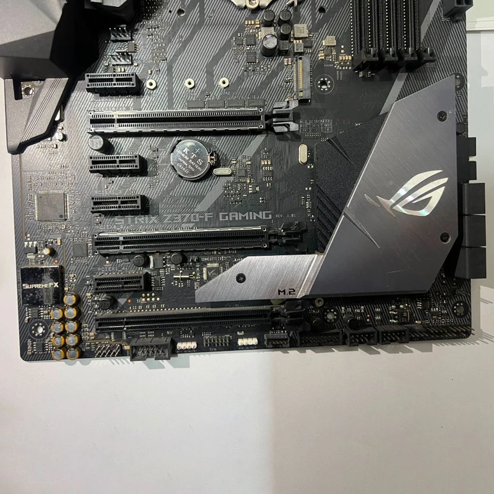 

Для материнской платы A-s-u-s 1151-контактная поддержка Core ROG STRIX Z370-F GAMING 8-го и 9-го поколения