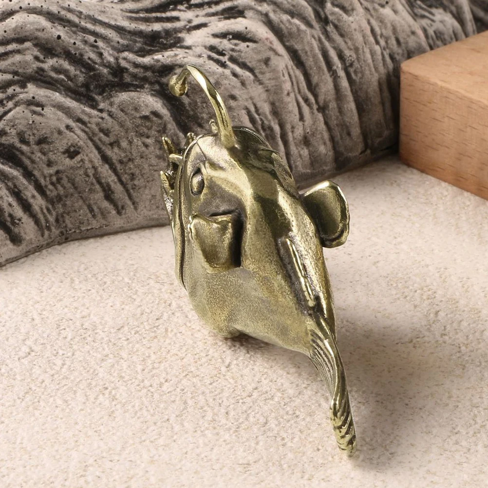 

Brass Fish Statue Retro Decor Desktop Decoration Indoor Tabletop Ornament Creative Brass Novel Fish Decor Home Office Car Garden
