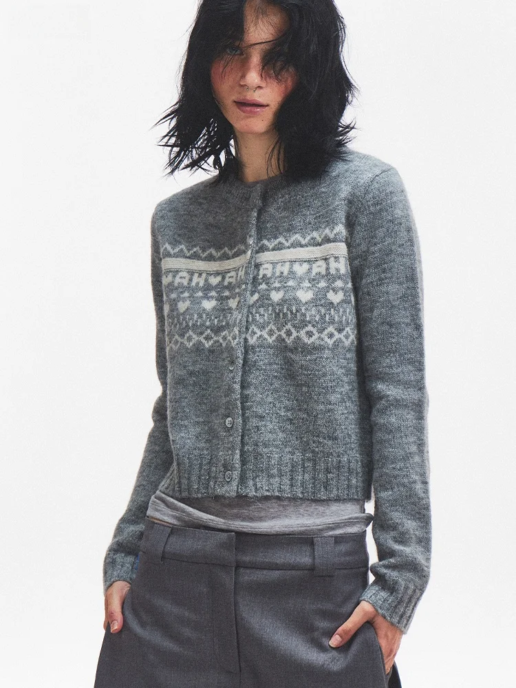 

A Autumnal Vintage American round Ne Heart Knitted Long Sve Open Cardigan Sweater Women's Inner Wear Slim Fit Sle