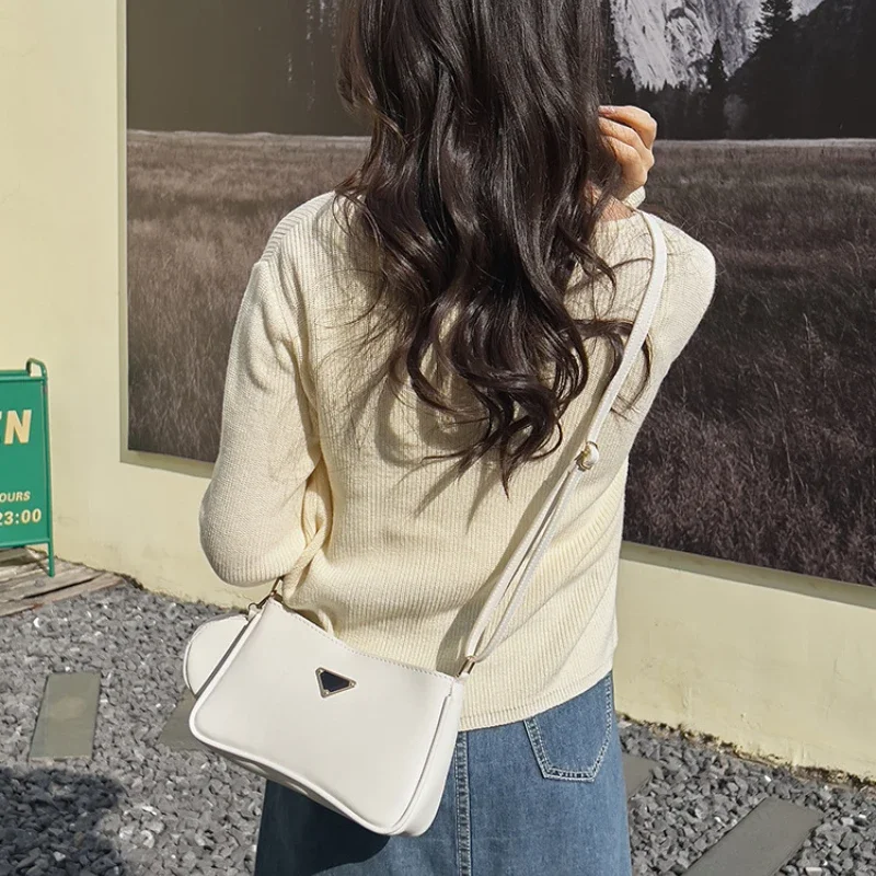 

Корейская версия, новый осенний комплект из двух предметов подмышками, женская свежая и универсальная сумка с диагональным крестом на одно плечо