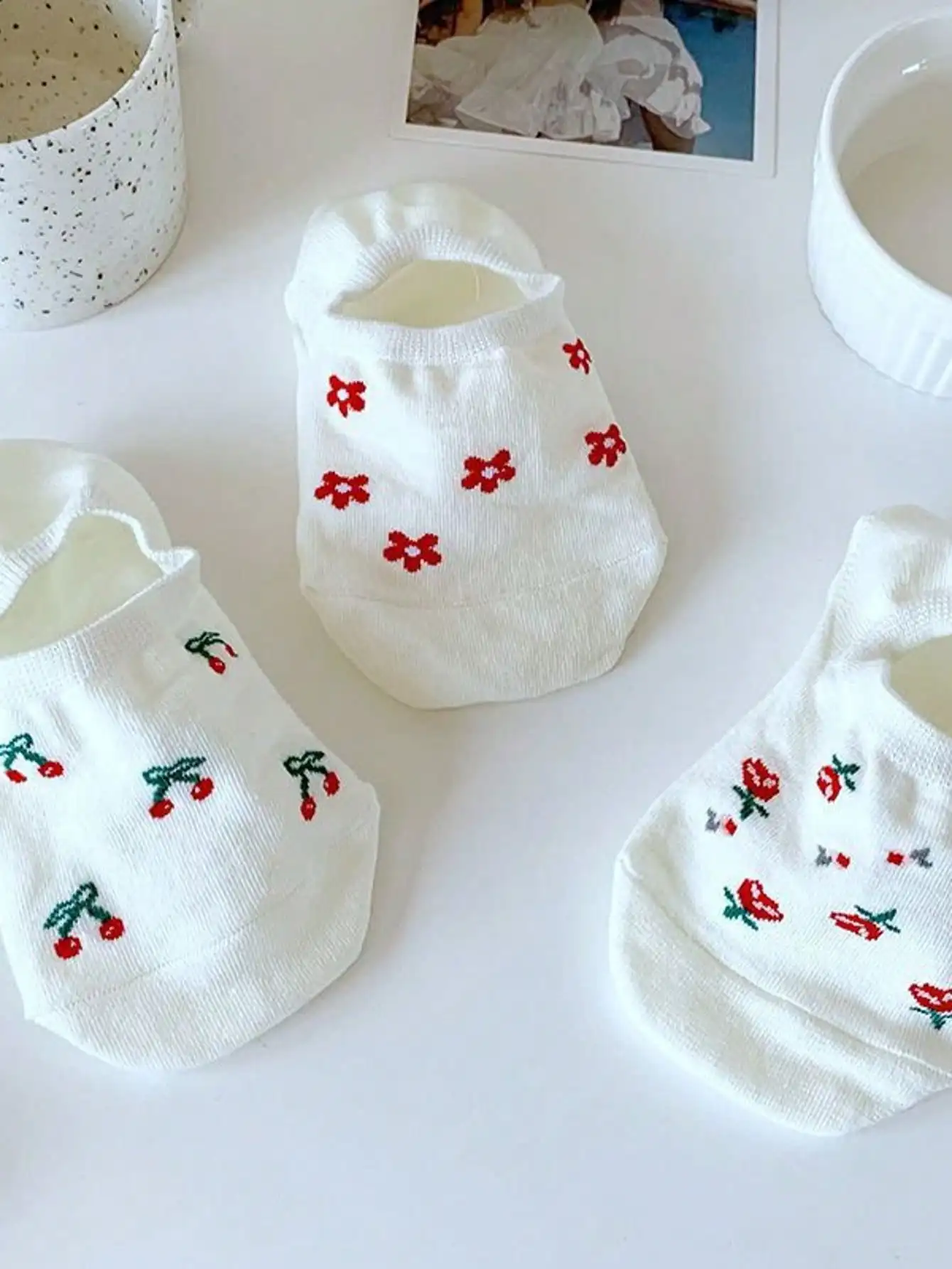 Unsichtbare, kaum sichtbare Damen-Bootssocken mit süßen Frucht- und Kirschmuster, dünne, atmungsaktive Socken für den Sommer, süßer Stil, Studentensocken. – Detail 6