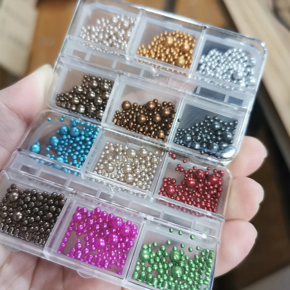 6グリッド3Dミックスサイズカラフルパールネイルラインストーン秋ブラウン/ゴールデン/シルバーキャビアネイルジュエリークリスマスレッドグリーンネイルパール