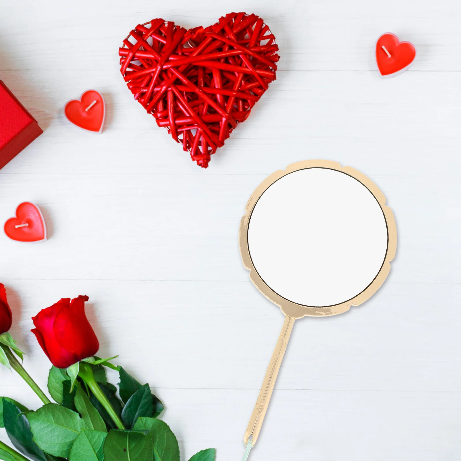 우아한 빈티지 손거울 금색 마감 정교한 태슬 패턴 휴대용 소형 거울 메이크업 수정 및 패셔너블 용