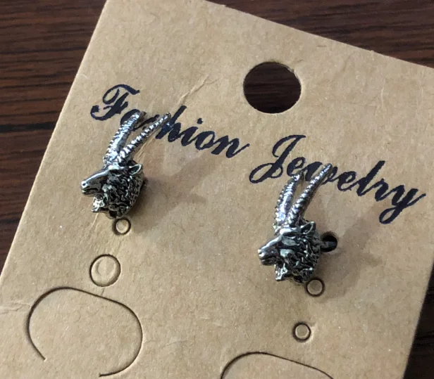 Gothic Goat Rams Head Stud Cute Gemsbok Mount Horns African Anaimal skull Earring Jewelry