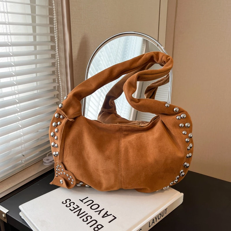 

Женская сумка-тоут с заклепками и магнитной застежкой, большая трансформируемая сумка-шоппер через плечо, шикарная зимняя сумка через плечо