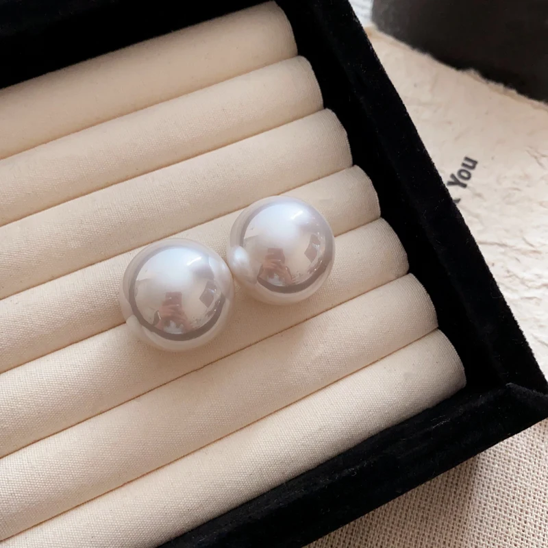 Large Round Imitation Pearl Stud Earrings For Women French Fashion Style Versatile New Earring Light Luxury Jewelry Wholesale K-