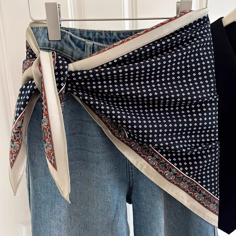 1pcs High-End Retro Fashion Triangular Binder Headcloth Women's New Niche Fashion All-Matching Scarf Jeans Belt Triangular Scarf