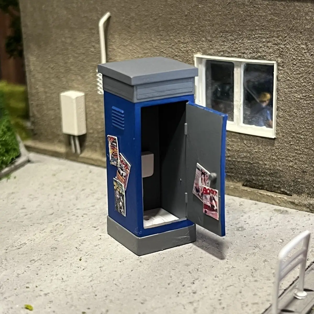 樹脂製ポータブルトイレ 公衆トイレ 1:64 モデルフィギュア ミニチュア サンドテーブル ディオラマ