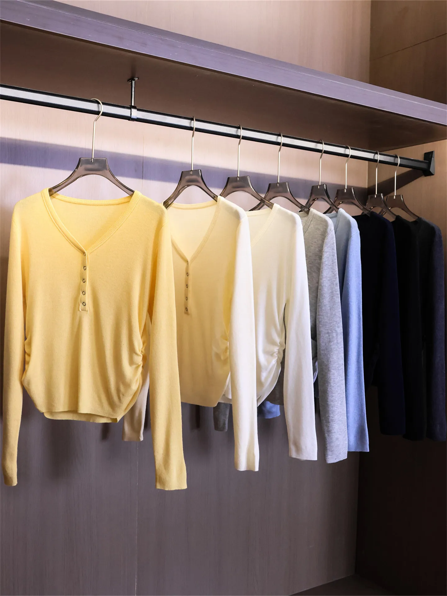 

Slim Fit Long Sleeve V-Neck Knitwear Women's Base Layer Elastic Waistband Casual Breathable Color Knitted Top B489