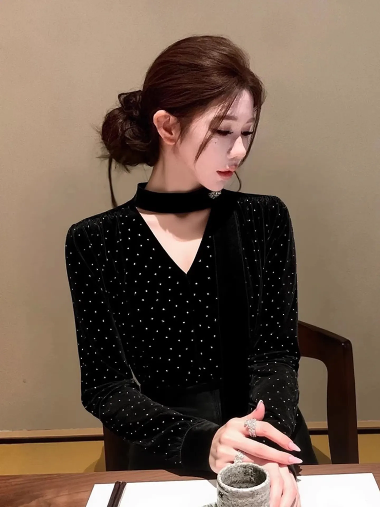 

Bla Velvet Polka Dot Women's irt Luxury Faionable Winter Inner Wear Beautiful Top New 2026 Spring Clothing