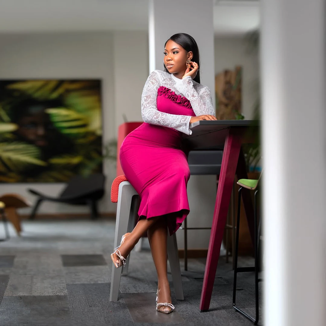 

Пурпурное кружевное облегающее платье с длинными рукавами и рюшами Элегантное вечернее платье длиной до середины икры для вечеринки в африканском стиле