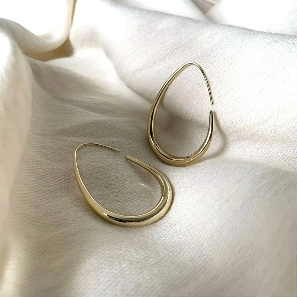 Minimalist Gold Color Chunky Hoop Earrings for Women Geometric Circle Punk Ear Jewelry Party Gifts Luxury Korean Copper Earring