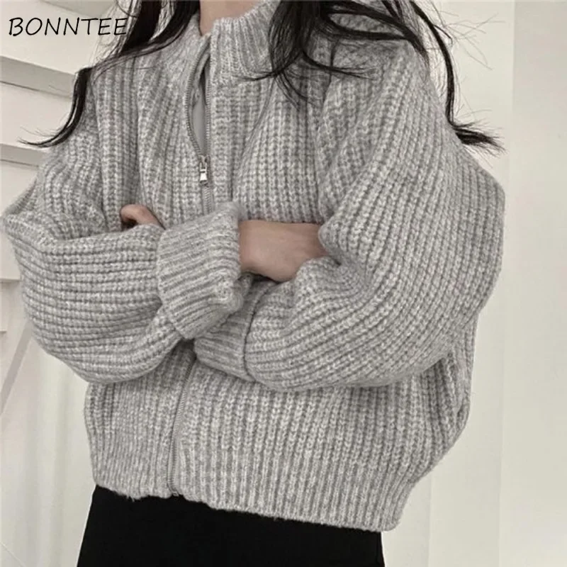 

Вязаные кардиганы для женщин, нишевый дизайн на молнии с круглым вырезом, мягкая одежда, осенняя универсальная новая модная однотонная свободная одежда для студентов колледжа