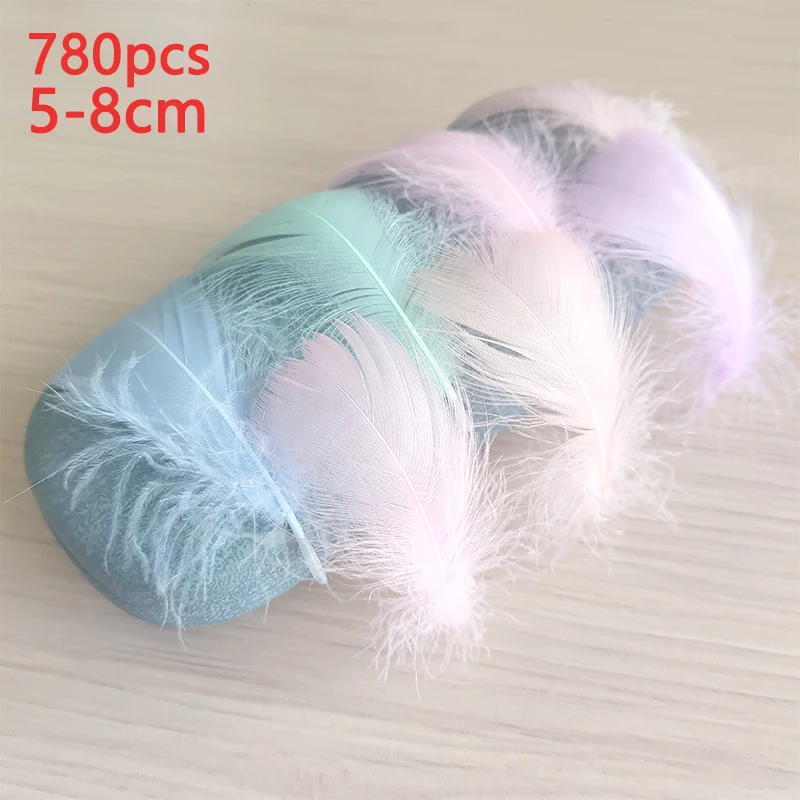 Plumas de ganso pequeñas para decoración a granel, macarrón de colores claros para masaje de carnaval, atrapasueños de boda, manualidades, Plumas, 5-8cm, 780 Uds.