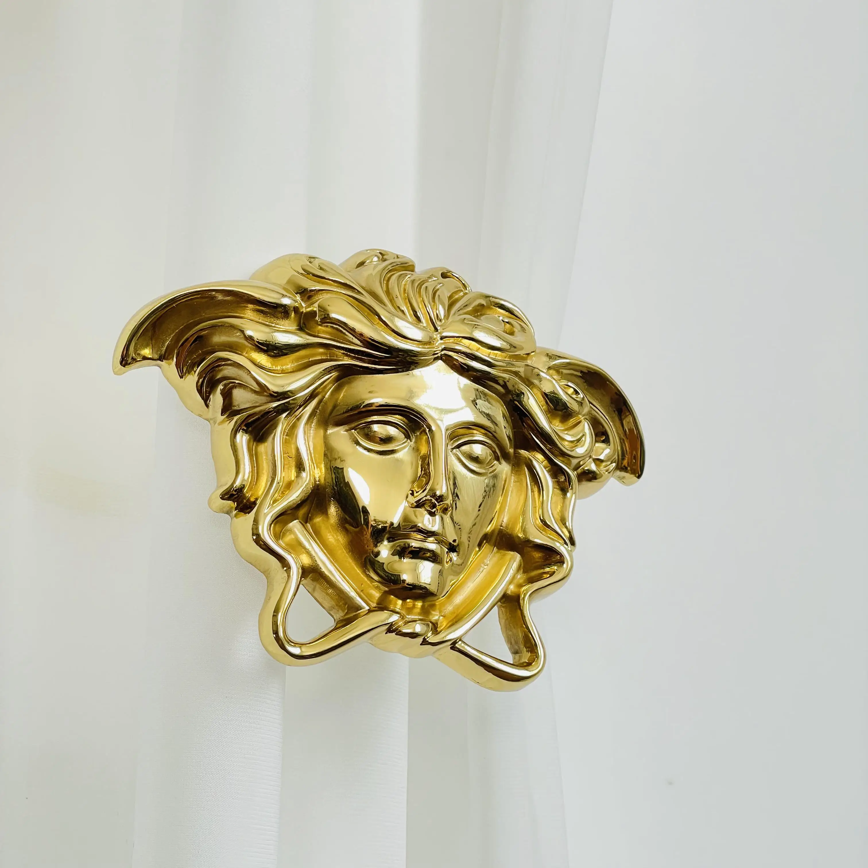 Настенный металлический крючок для штор с фиксированной шторой - H15 (латунь ручной работы)