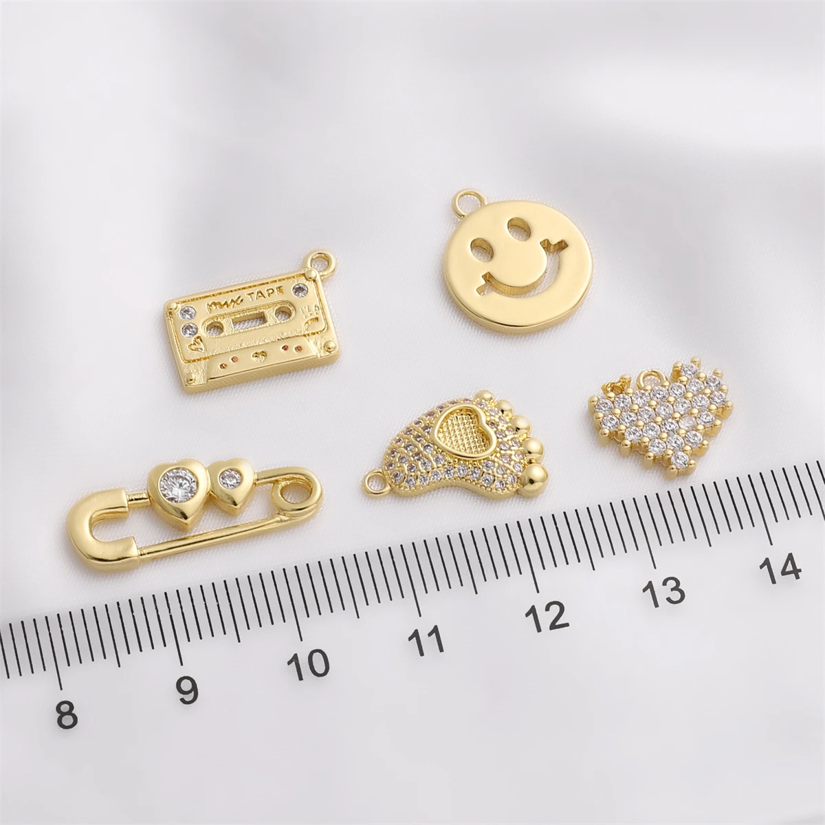 1Pc 14K Gold Plated Brass with Zircon Cute Heart Magnetic Tape Foot Pin Charms Pendants for Necklace Earring Bracelet Making