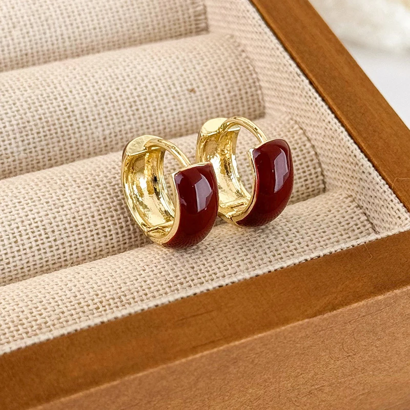 Minimalist Temperament Enamel Red Ear Buckle Vintage Wine Red Earrings for Women Daily Fashion Jewelry