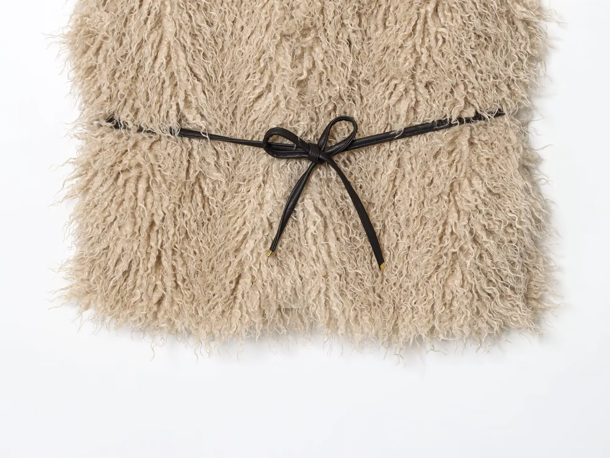 2025年レディース新作秋コレクション　スタイリッシュなラウンドネック　スリムフィットベストジャケット　ベルト付き　ふわふわベストジャケット