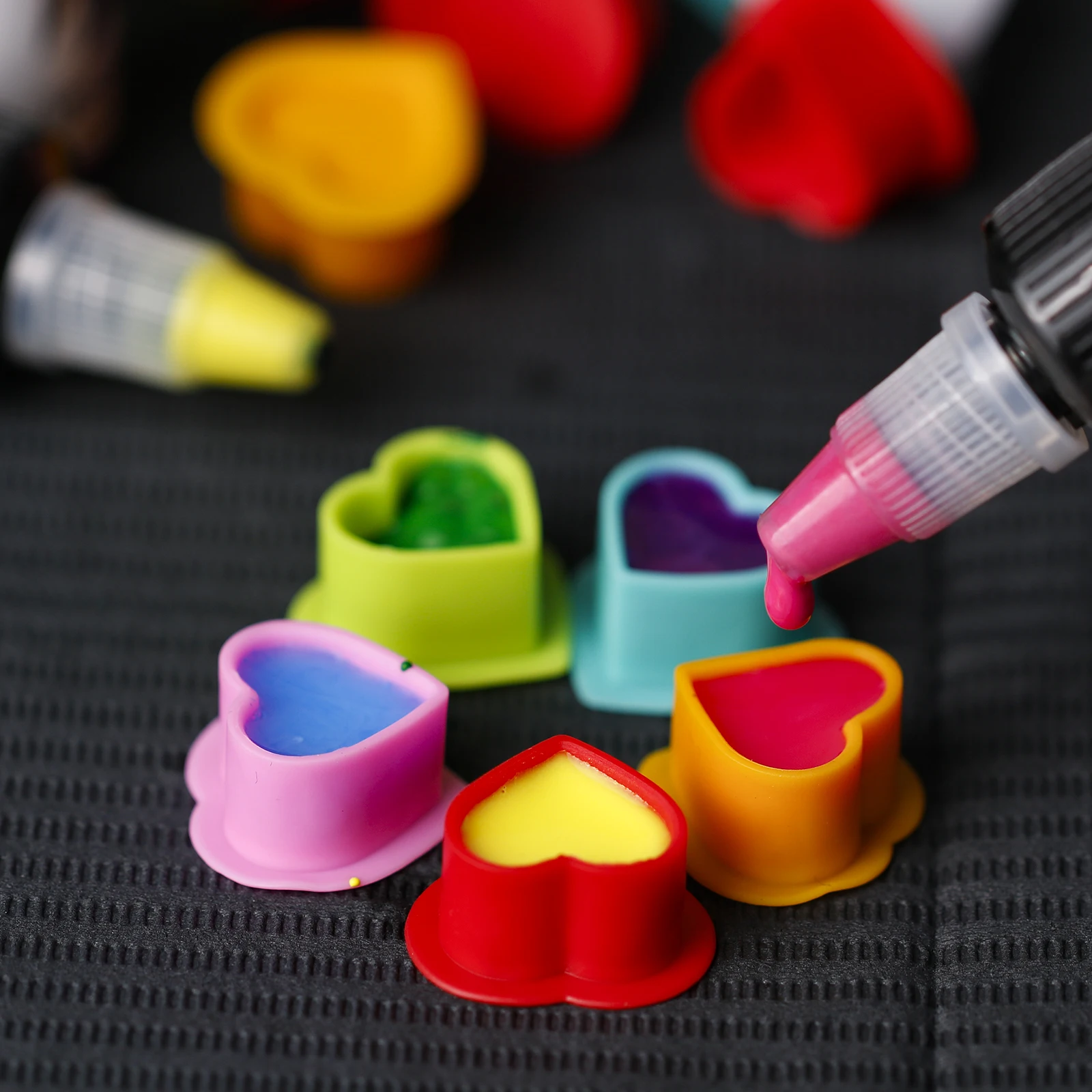 100 Pcs Disposable Tattoo Ink Cup Heart Silicone Permanent Makeup Pigment Holder Container Cap for Tattoo Artist Ink Accessories