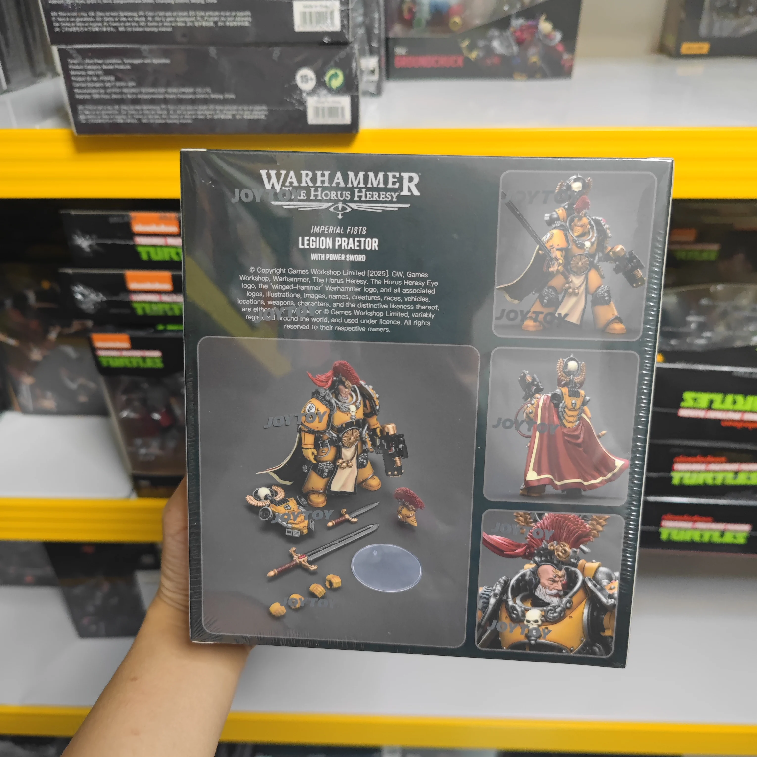 

【JOYTOY】Warhammer 40K Imperial Fists Legion Praetor with Power Sword 1/18 Action Figure Toys anime
