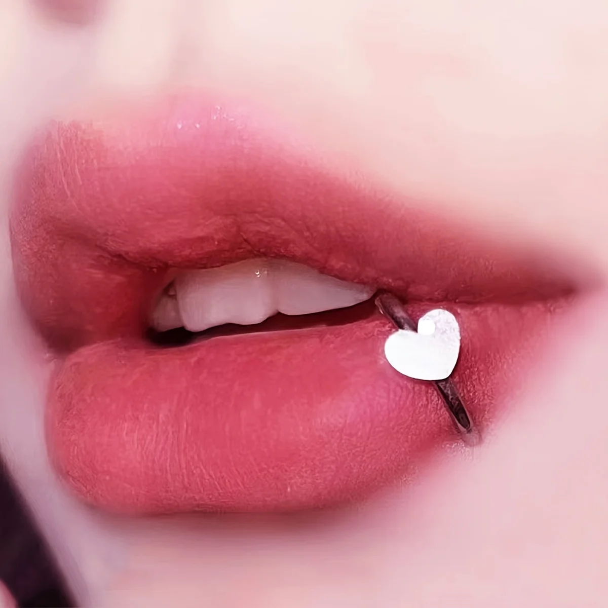 1pc Heart Shaped Smooth Top Hypoallergenic Stainless Steel Lip Ring Faux Piercing Body Jewelry Cute Minimalist Style