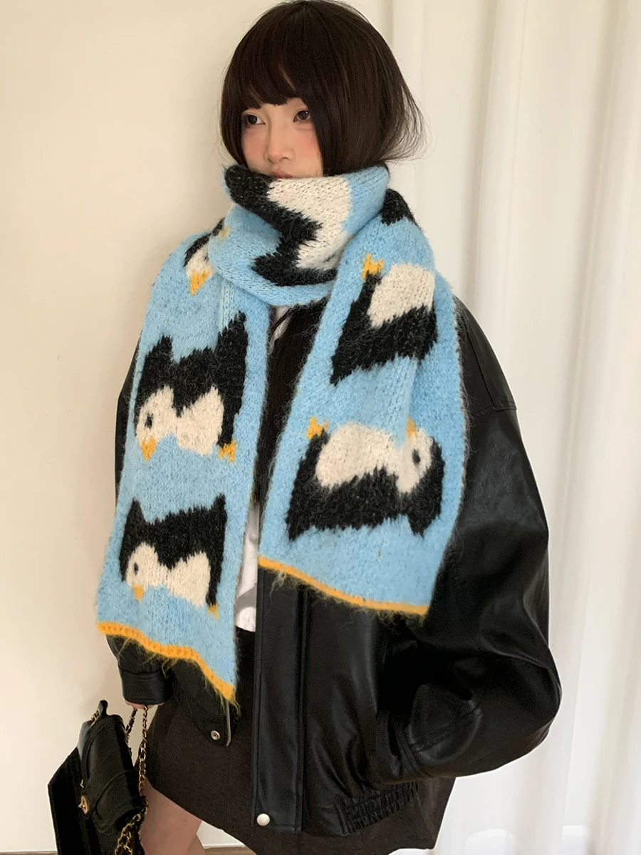 وشاح البطريق الصغير المحبوك على شكل رسوم كرتونية لطيفة للنساء يحتوي على حماية من الصوف الدافئ والسميك للرقبة