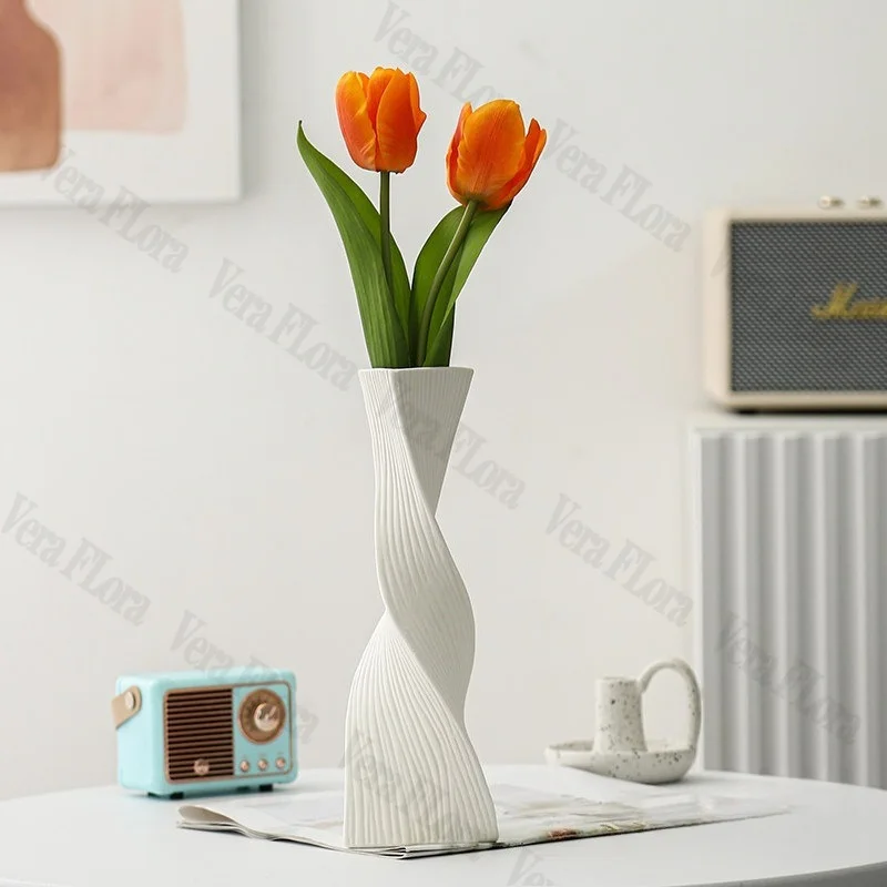 Nordic Creative White Ceramic Vase Rotating and Twisting Shaped Aesthetic Ornament Simple and High-end Home Decoration Vase