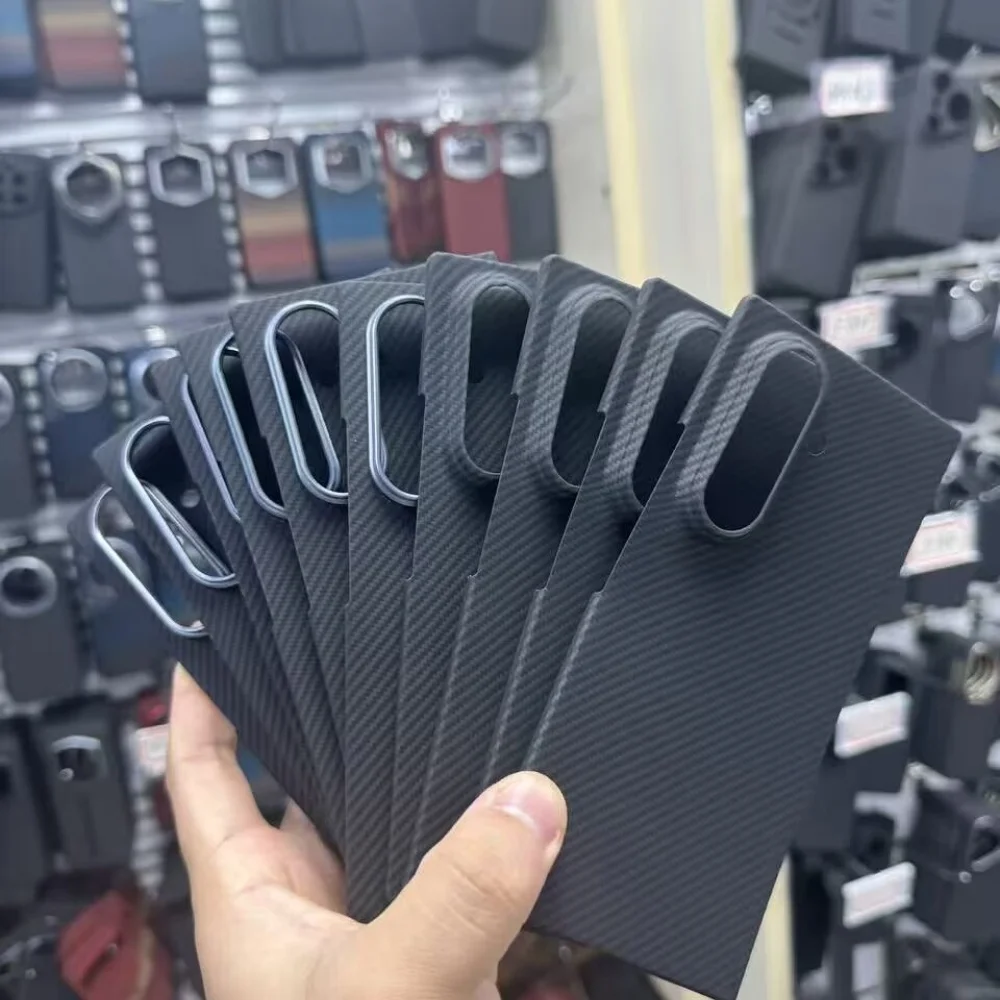 

Тонкий чехол из настоящего арамидного углеродного волокна для Samsung Galaxy Z TriFold Matte Armor Cover