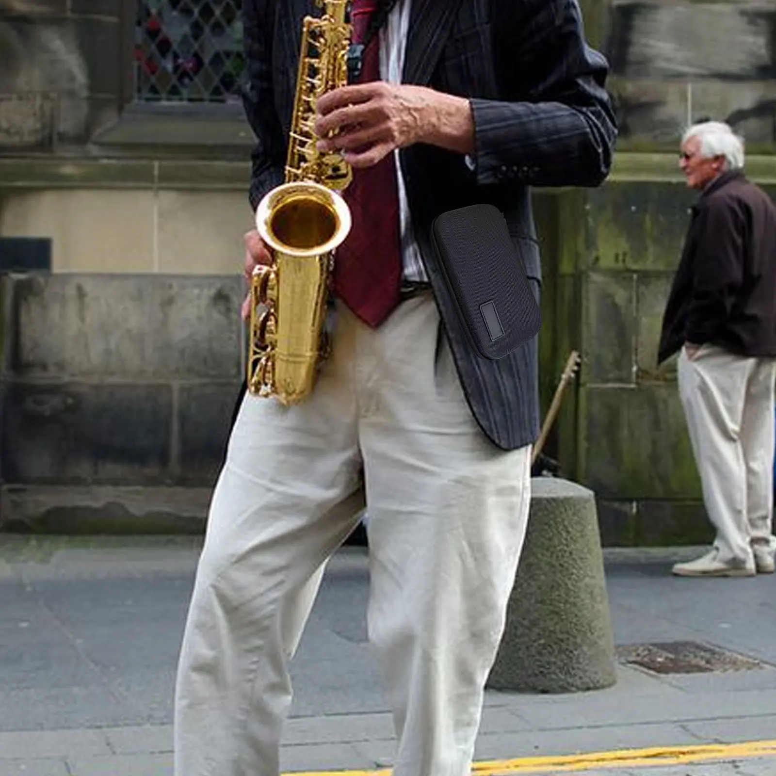 

Stylish Saxophone Mouthpiece Storage Bag Hard Case for 4 Mouthpieces with Flannel Protection and Multiple Accessory Storage