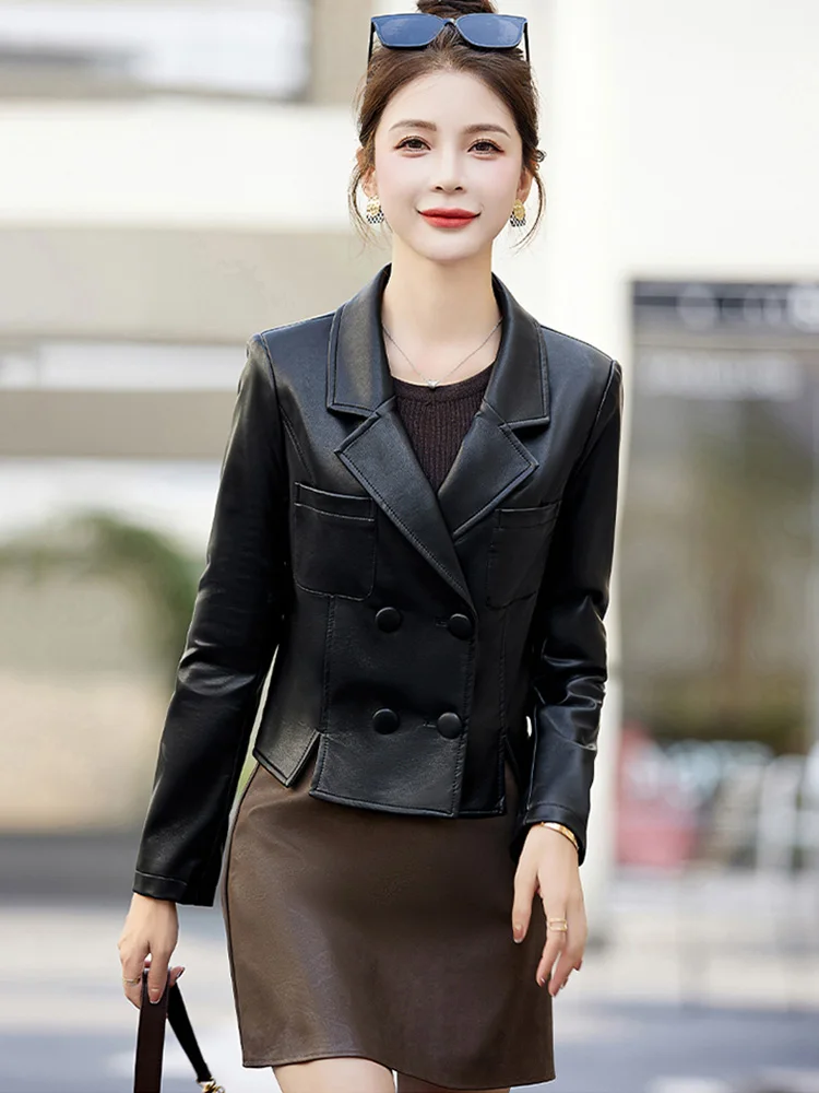 Nouveau Blazer en cuir pour femmes Printemps Automne Chic Mode col tailleur double boutonnage veste courte et étroite Cuir fendu Manteau élégant