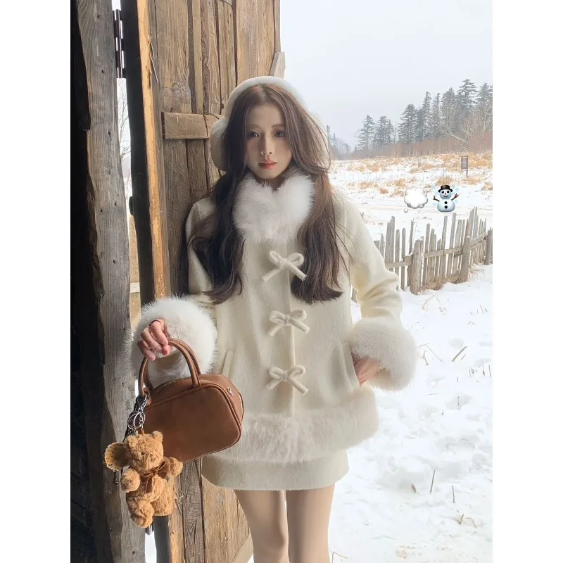 Fresh Bright Elegant Pure White Long-sleeved Coat and Miniskirt Set, A New Winter Fashion Ins High-end Bow Women's Two-piece Set
