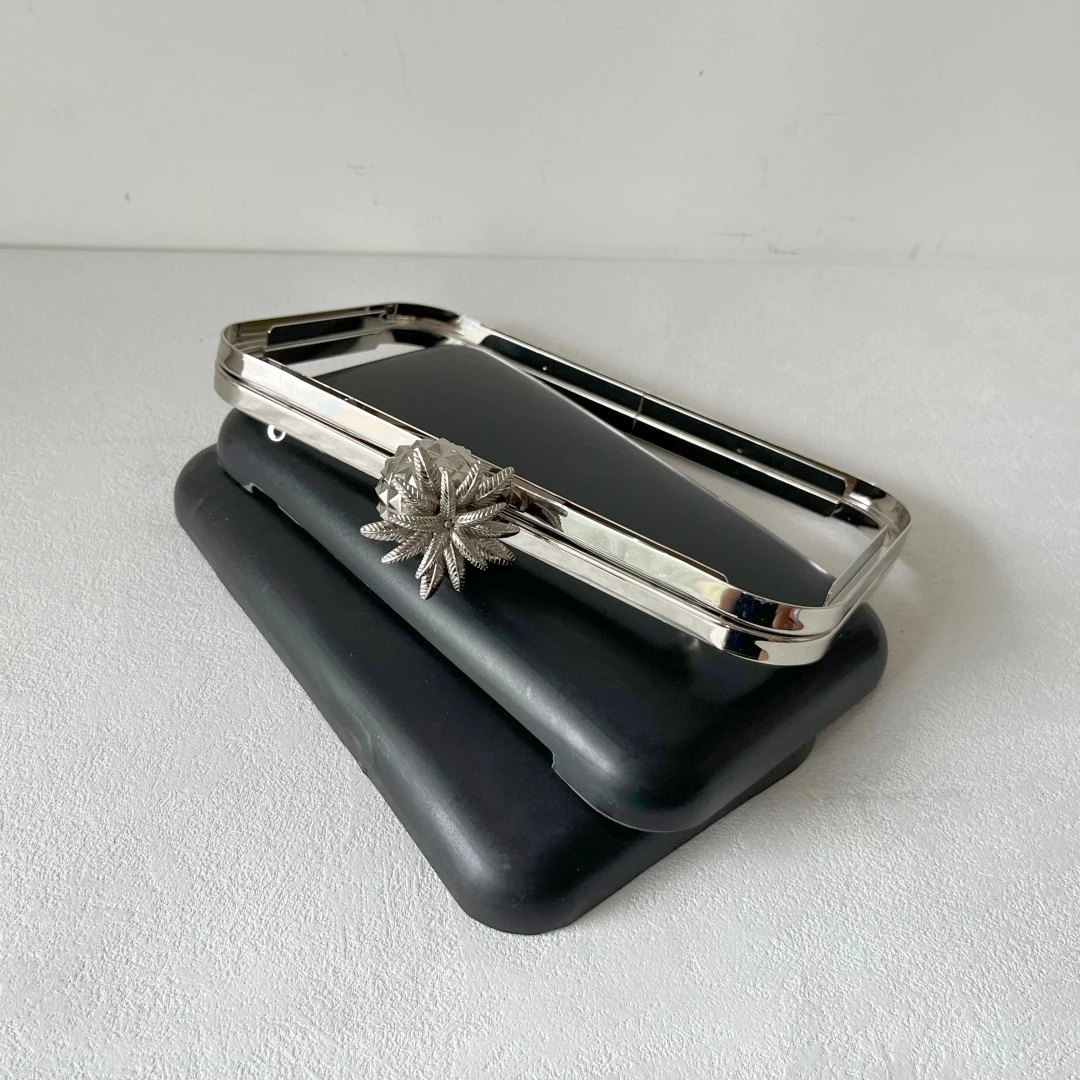 Antique DIY Bag Accessories Rectangle Metal Box Clutch Frame with Black Plastic Shell And Pineapple Top Head Purse Frame Mold