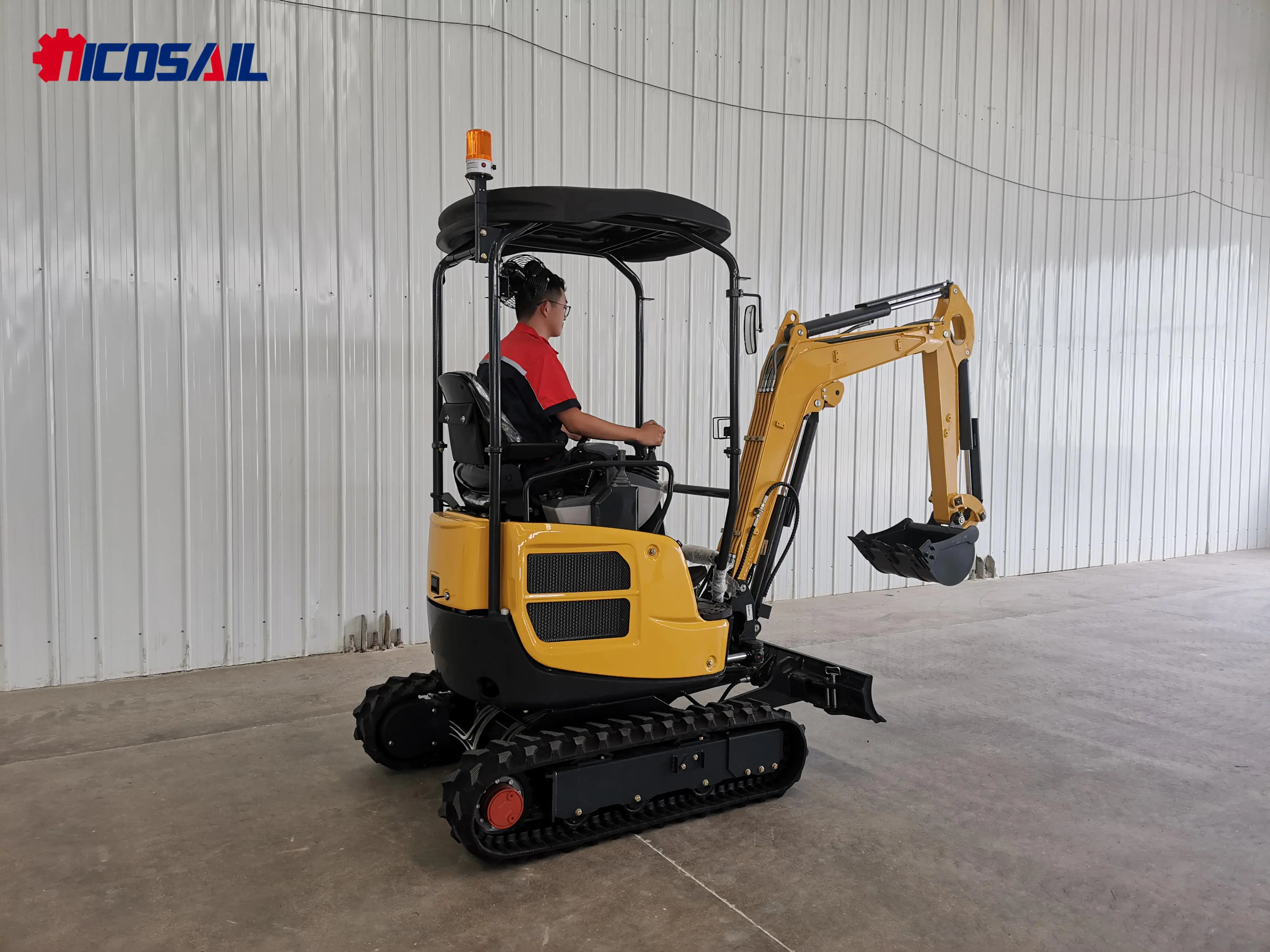 Small Mini Excavator 1.8-2 Tons Compact Garden Farm Use New Quality Hydraulic System Light Weight Excavator for Sale