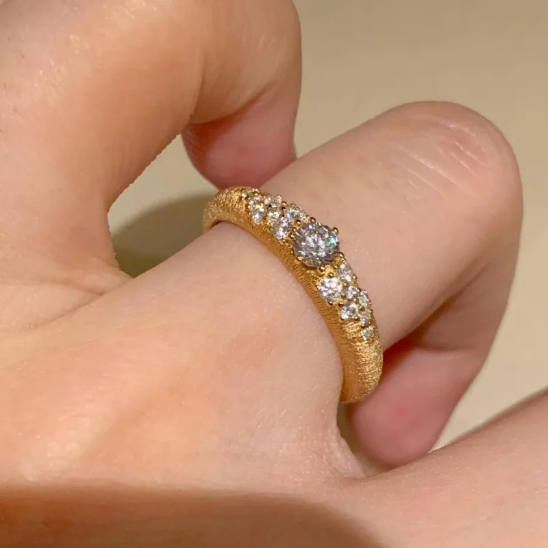 خاتم ألماس ذو نقطة مصقولة باللون الذهبي العتيق من القرون الوسطى بتصميم متخصص وخفيف فاخر وخاتم إصبع السبابة الغجرية الراقية