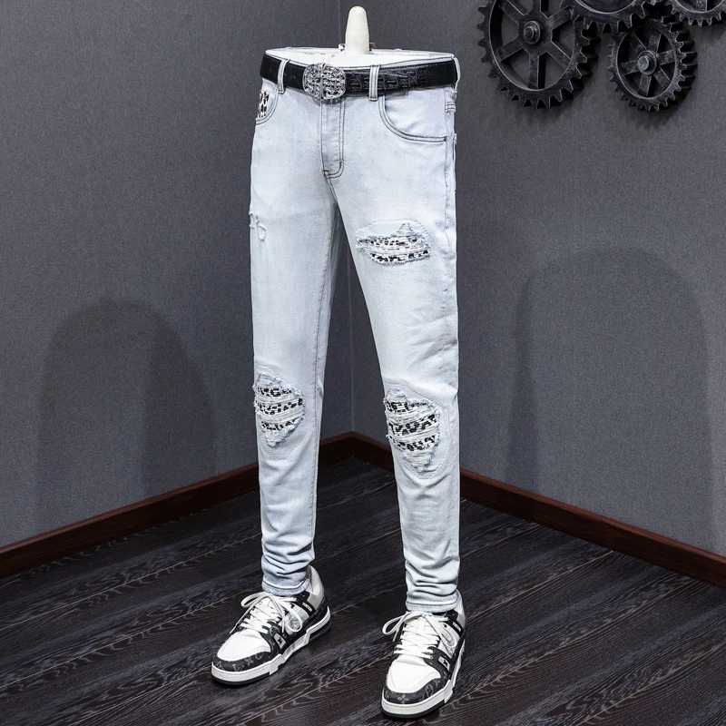 

Designer's fashionable new light blue men's denim pants, washed nostalgic stretch slim fit patch jeans, h