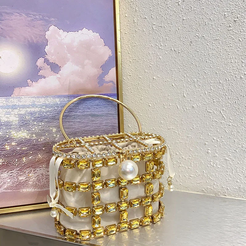 حقائب نسائية تريند، حقائب دلو معدنية، ألماس مرصع باللؤلؤ، حقائب يد، رباط، قفص الطيور، أكياس العشاء