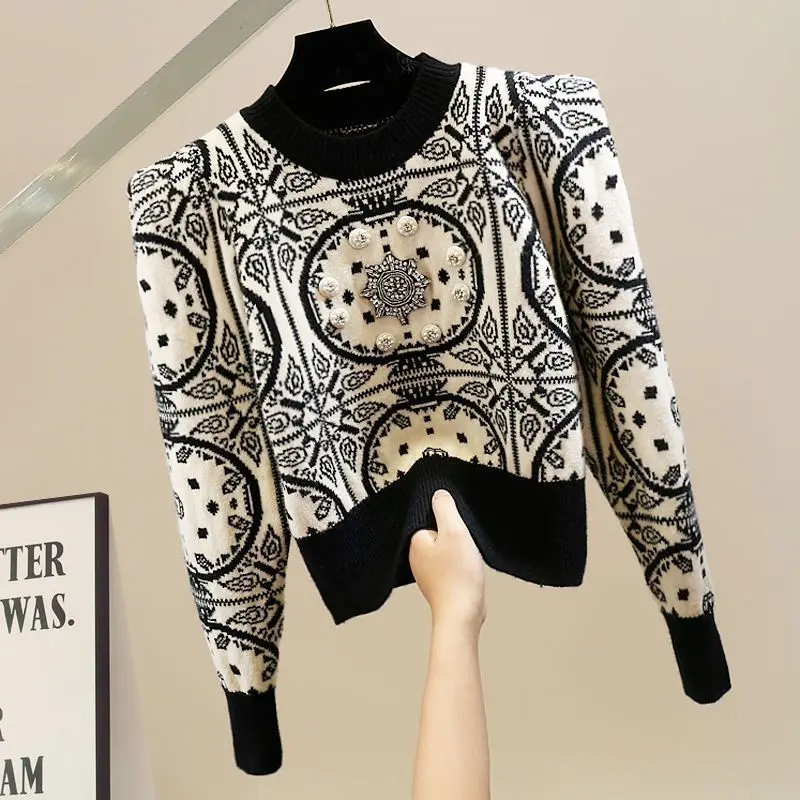 

Korean Heavy Industry Retro Diamond-set Women's Design Pullover Short Long-sleeved Sweater Fashionable Top