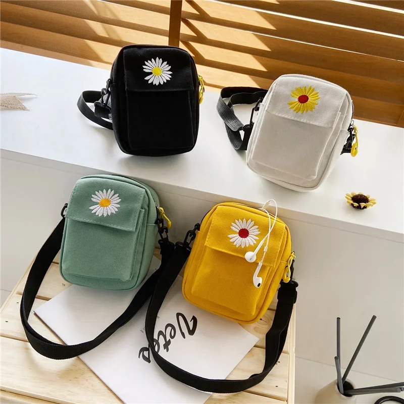 Korean Small Daisy Shoulder Bags Cross Body Canvas Bags Casual Handbag Outdoor Designer Organizer Large Capatity Storage Bags