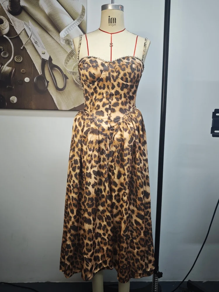 PB 2025 Nieuwe Luipaardprint Lange Jurk met Kristallen Versieringen Vrouw Spaghetti-Strap Mouwloze Jarretel Jurken Vestidos - afbeelding 2