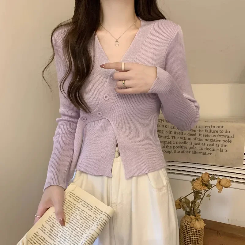 

2024 Autumn New Women's Top V-neck Sweater Women with A Base Shirt Senior Sense Chic Slim Sweater