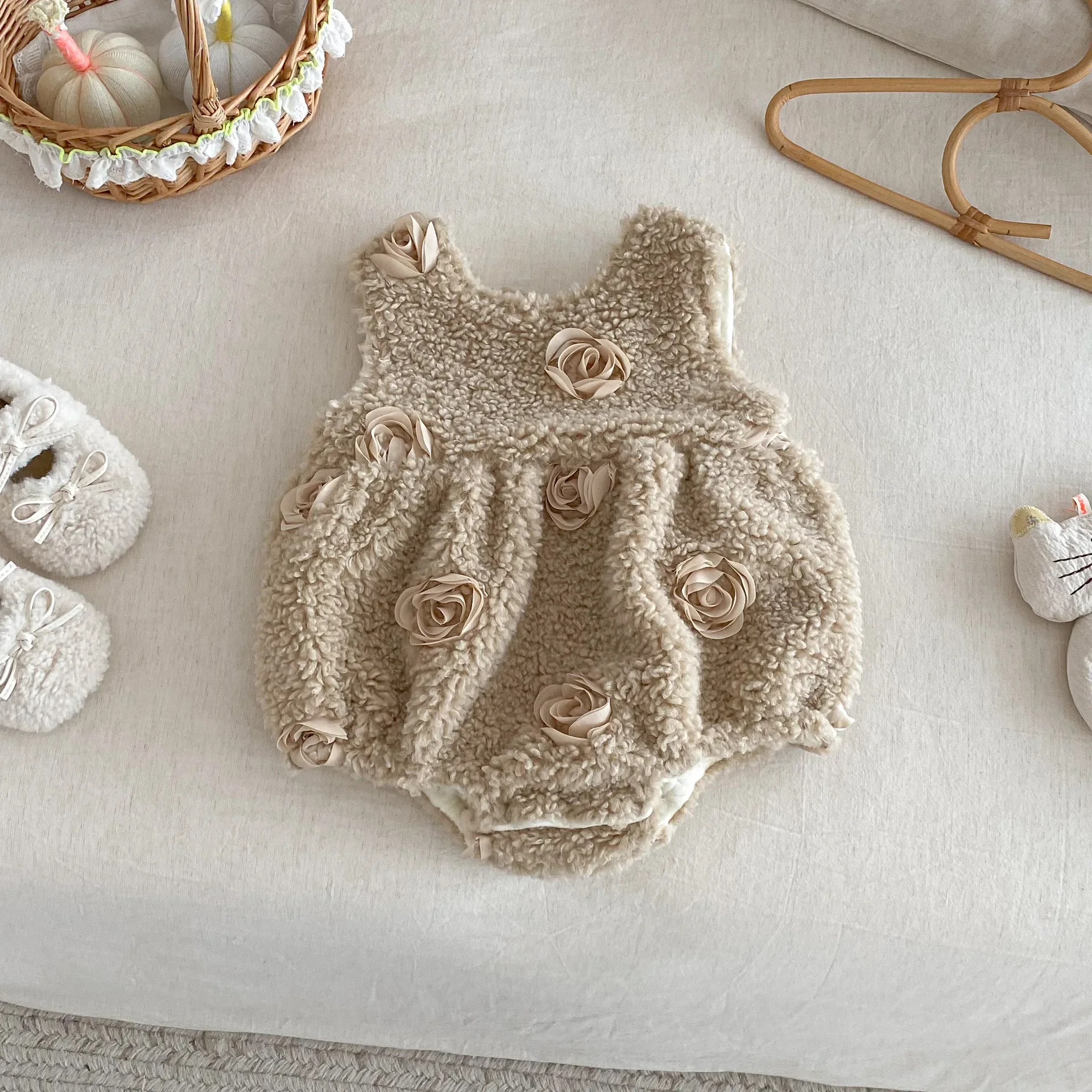 

Комбинезон для новорожденных девочек от 0 до 2 лет, боди на флисовой подкладке, однотонный теплый зимний комбинезон с 3D розами