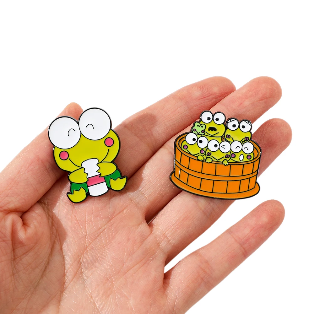 2 pcs Gúnyrajz sanrio Bross aranyos keroppi Zománc hajcsat Fém Jelvény ékszer Hátiszák Öltözés accessor ajándékok számára Barát