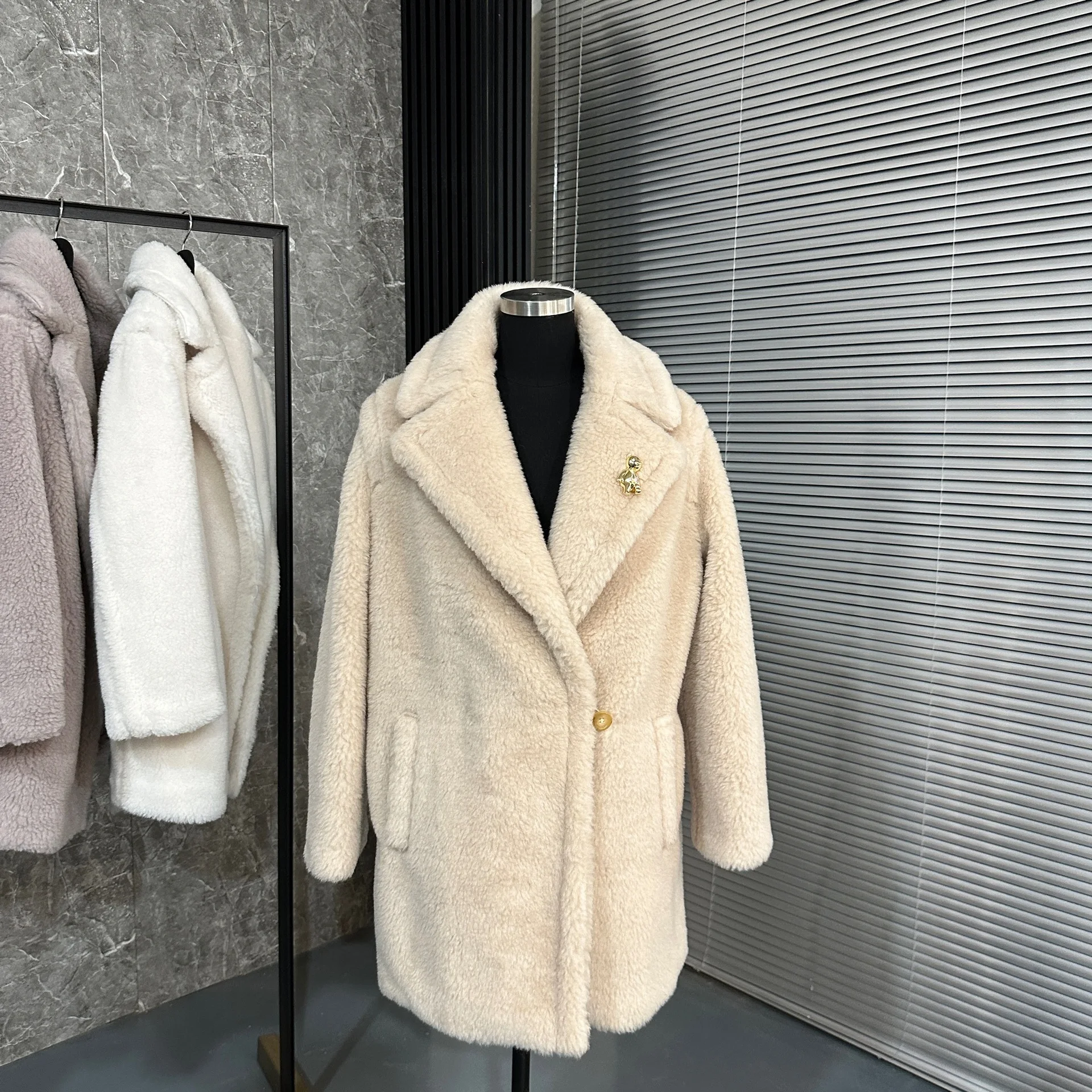 

RosEvans 2023 Winter Women Coat Warm Teddy Bear Coat Large Lapel Thick Fashion Lapel Wool Mulberry Silk Leisure Women Jacket