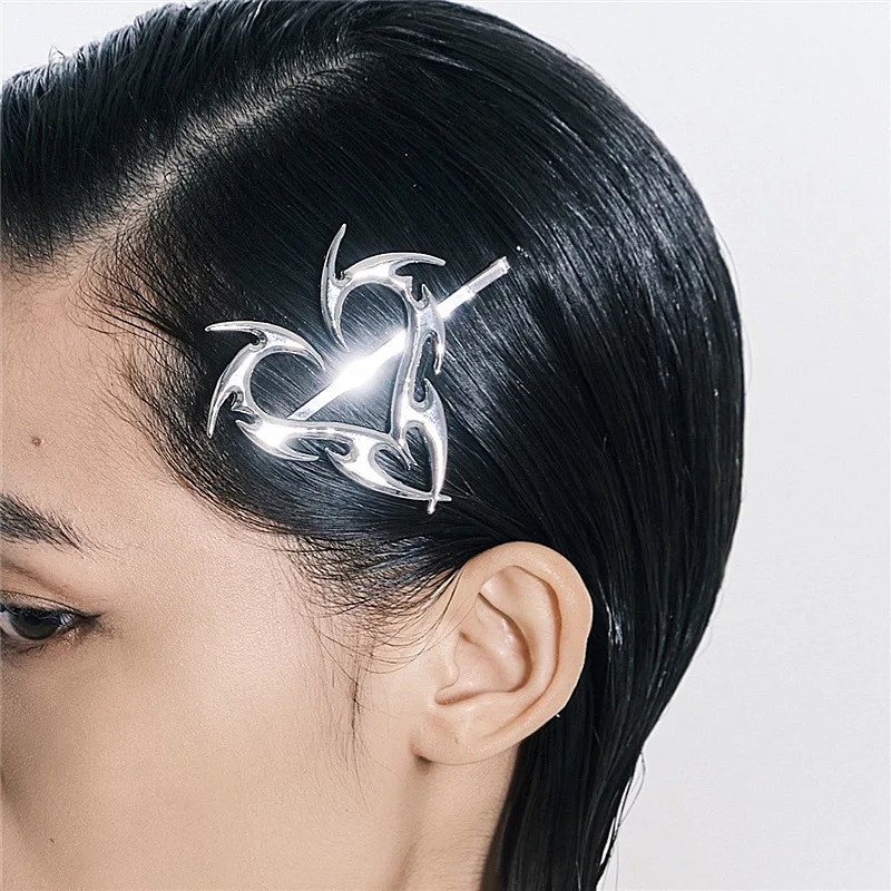 Horquillas de corazón de amor de Metal de Hip Hop, moda coreana, Clip LATERAL para chicas geniales, Brarrettes de Color plateado de diseño único geométrico para mujeres