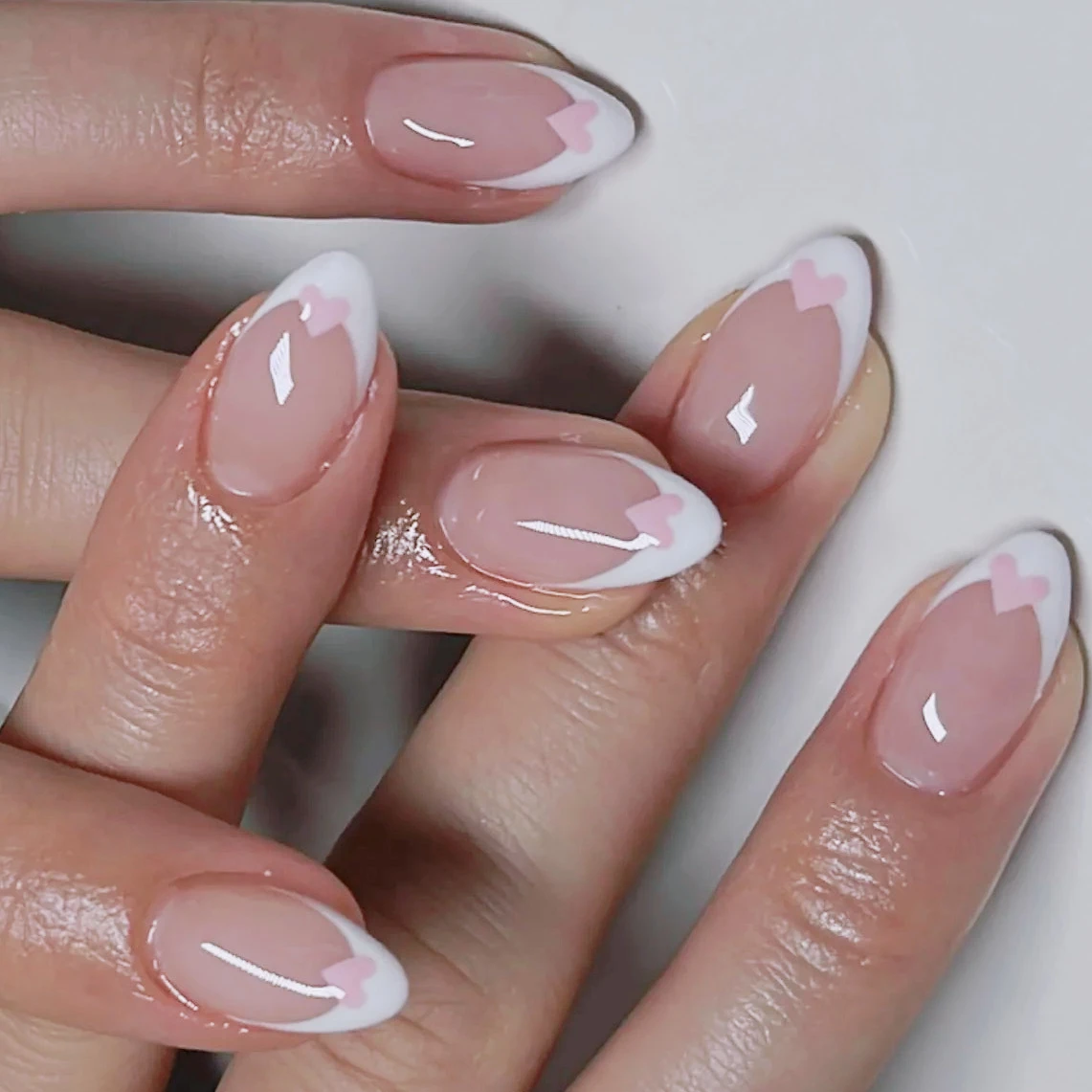 

French Pink Love Heart White Border Rhinestones Almond Fake Nails Art Charm Valentine Ballet False Nails Press on Nails Manicure
