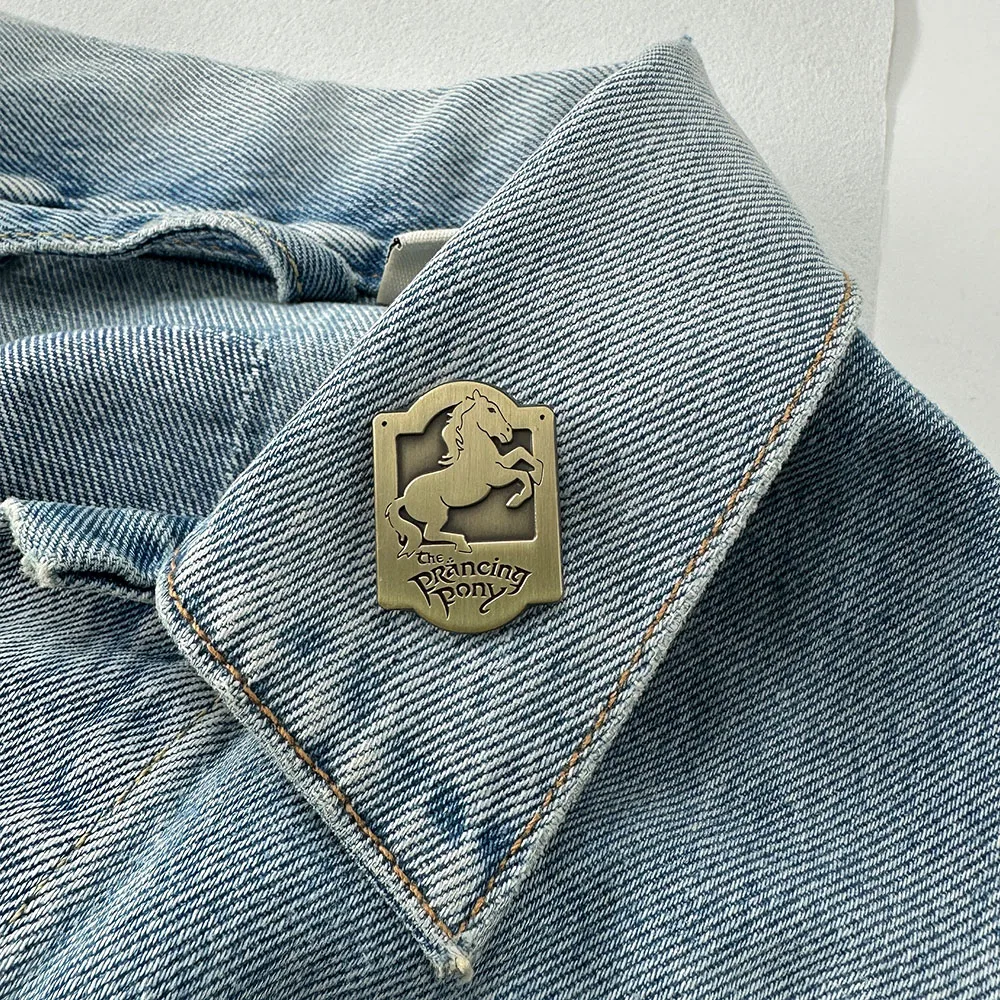 The Prancing Pony Enamel Brooch Fantasy Tavern Sign Lapel Pin Mysterious Adventure Movie Merchandise