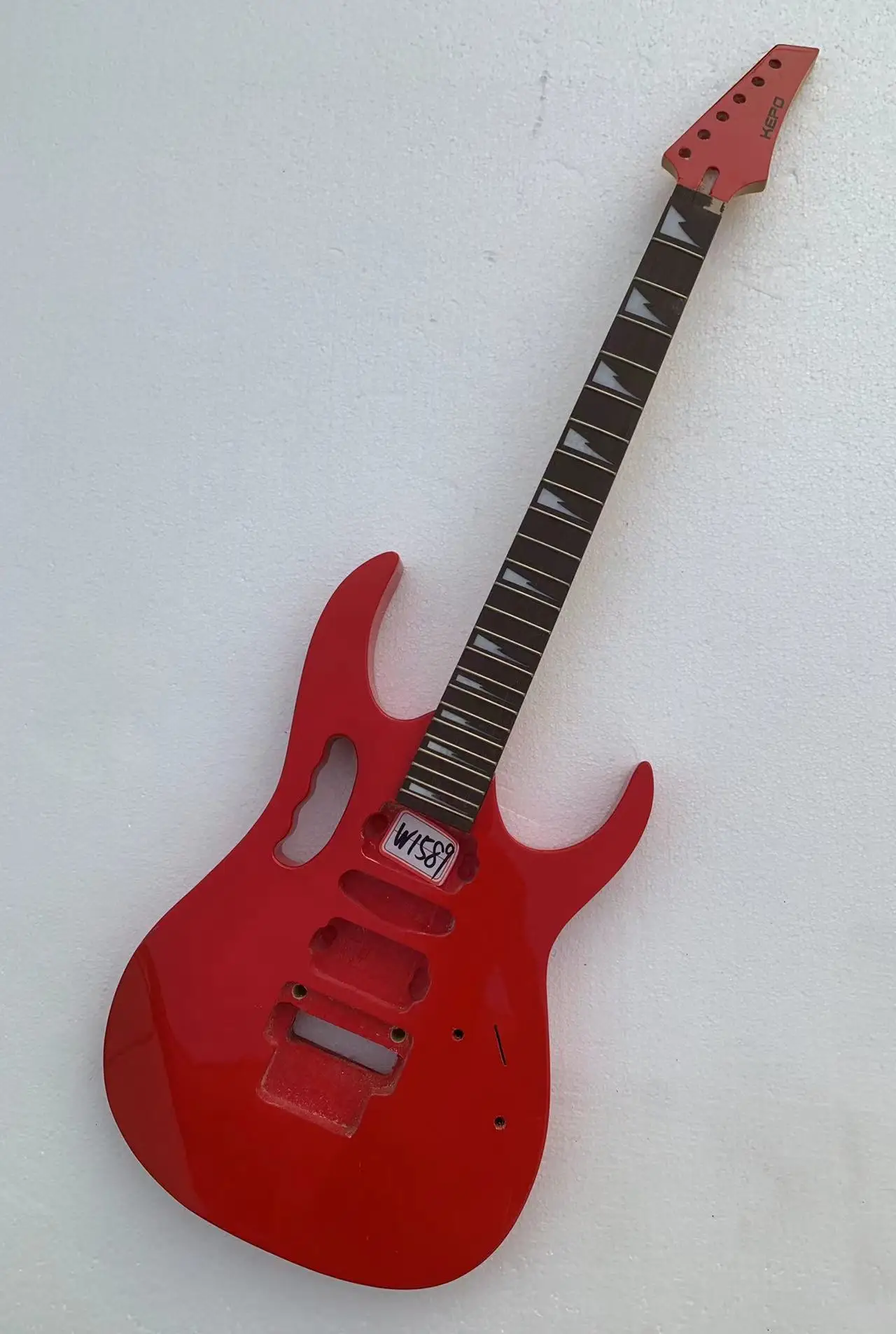 

DIY Custom 6 Strings Electric Guitar Guitarra Tremolo Design without Hardwares in Stock Discount Free Shipping W1589